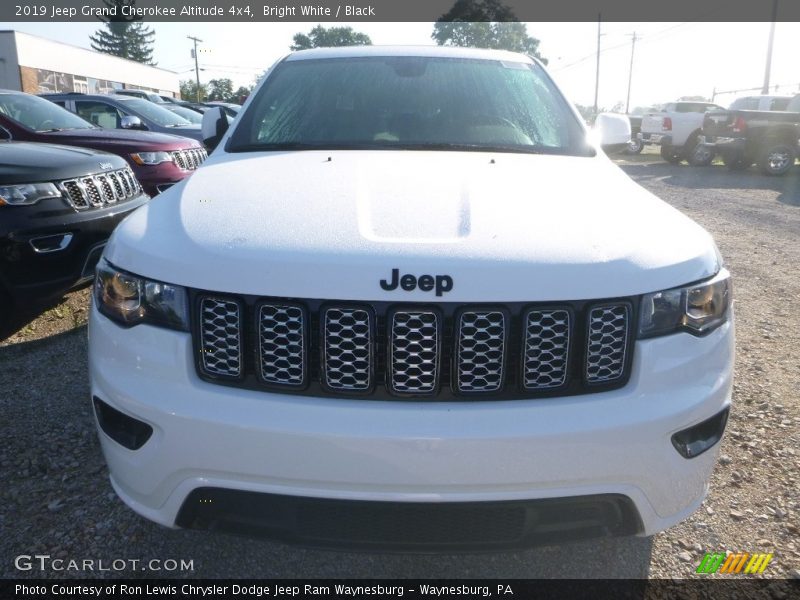 Bright White / Black 2019 Jeep Grand Cherokee Altitude 4x4