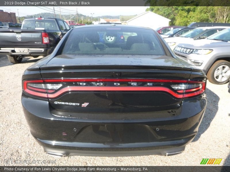 Pitch Black / Black 2019 Dodge Charger SXT AWD