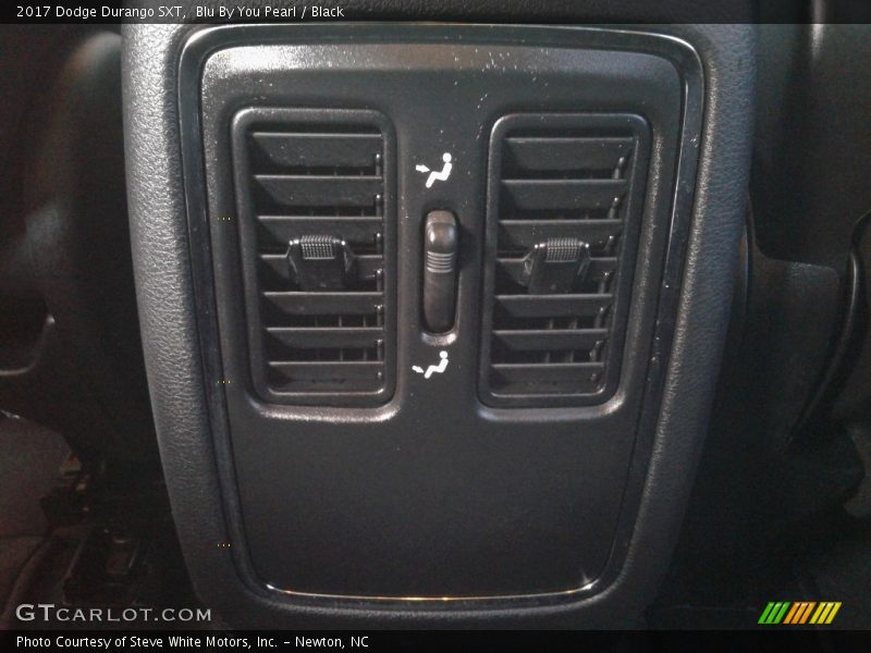 Blu By You Pearl / Black 2017 Dodge Durango SXT