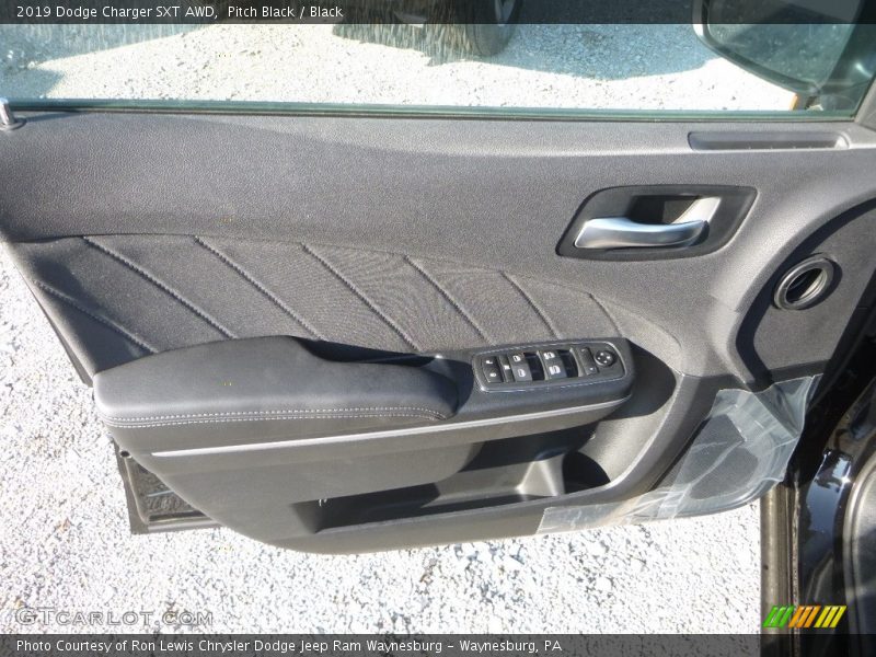 Door Panel of 2019 Charger SXT AWD