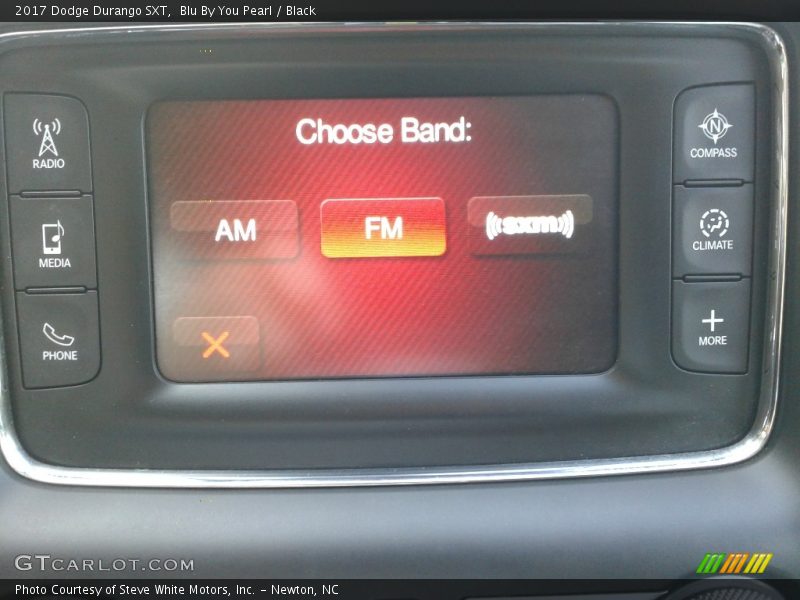 Blu By You Pearl / Black 2017 Dodge Durango SXT