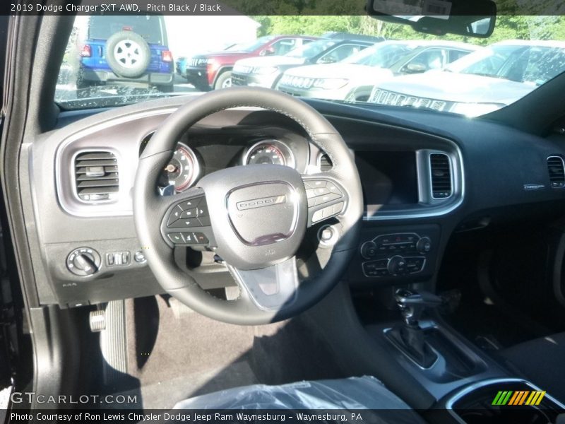 Pitch Black / Black 2019 Dodge Charger SXT AWD