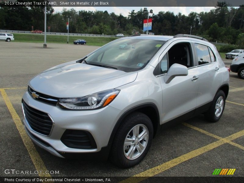 Front 3/4 View of 2019 Trax LT AWD