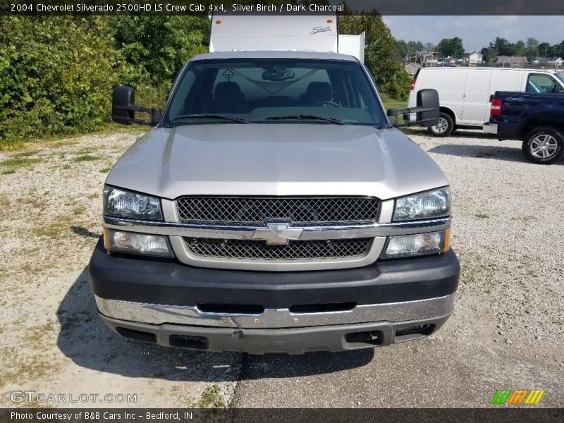 Silver Birch / Dark Charcoal 2004 Chevrolet Silverado 2500HD LS Crew Cab 4x4