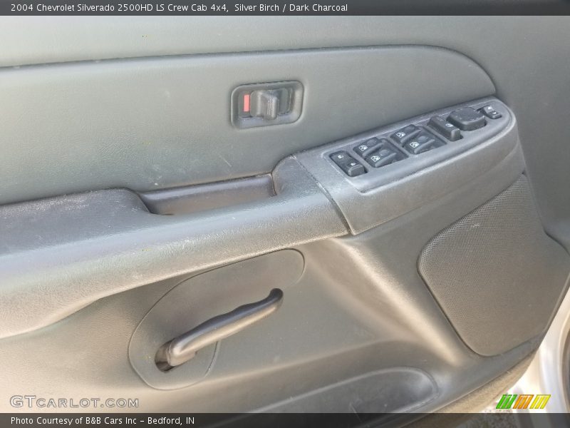 Silver Birch / Dark Charcoal 2004 Chevrolet Silverado 2500HD LS Crew Cab 4x4