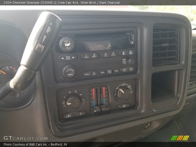 Silver Birch / Dark Charcoal 2004 Chevrolet Silverado 2500HD LS Crew Cab 4x4