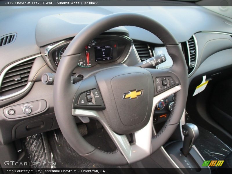 Summit White / Jet Black 2019 Chevrolet Trax LT AWD