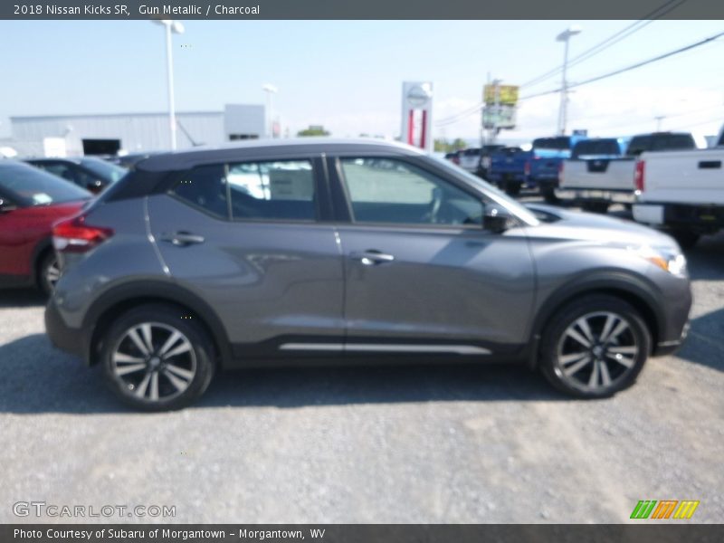 Gun Metallic / Charcoal 2018 Nissan Kicks SR