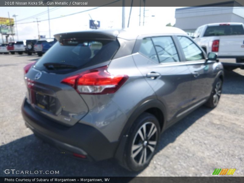 Gun Metallic / Charcoal 2018 Nissan Kicks SR