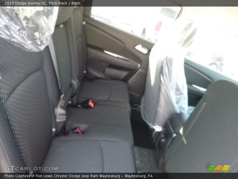 Pitch Black / Black 2018 Dodge Journey SE