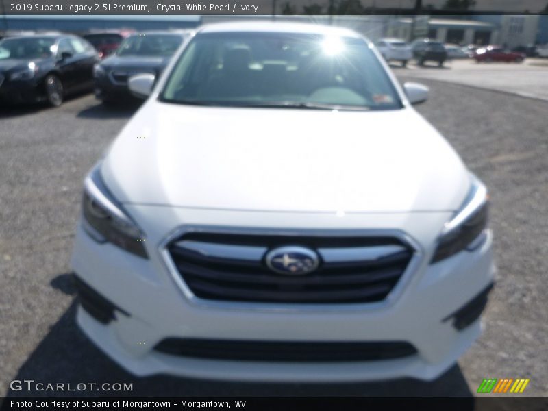 Crystal White Pearl / Ivory 2019 Subaru Legacy 2.5i Premium