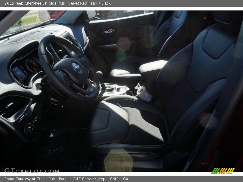 Velvet Red Pearl / Black 2019 Jeep Cherokee Latitude Plus