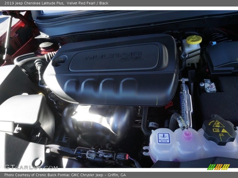 Velvet Red Pearl / Black 2019 Jeep Cherokee Latitude Plus