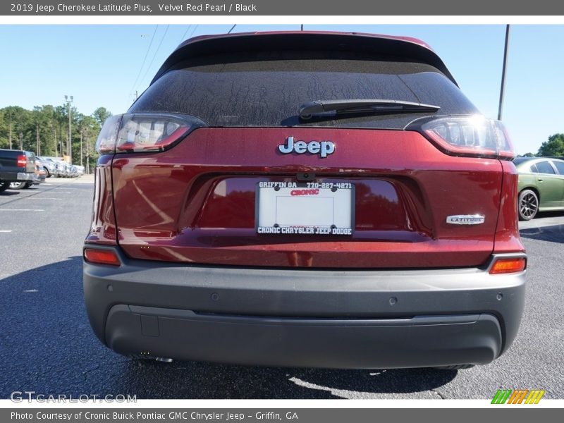 Velvet Red Pearl / Black 2019 Jeep Cherokee Latitude Plus