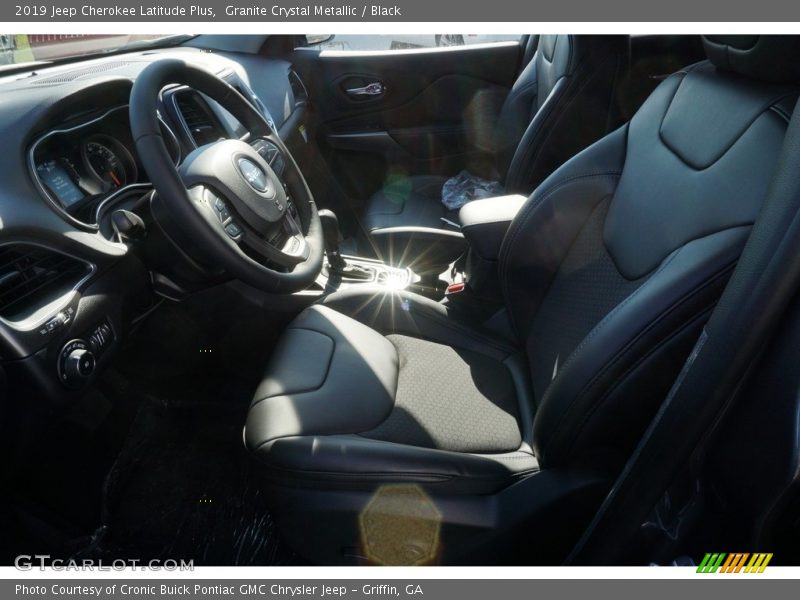 Granite Crystal Metallic / Black 2019 Jeep Cherokee Latitude Plus