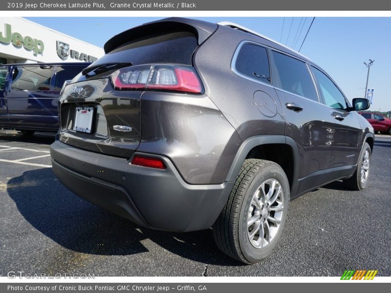 Granite Crystal Metallic / Black 2019 Jeep Cherokee Latitude Plus