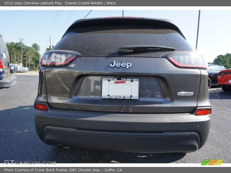 Granite Crystal Metallic / Black 2019 Jeep Cherokee Latitude Plus