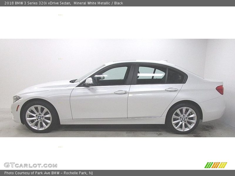 Mineral White Metallic / Black 2018 BMW 3 Series 320i xDrive Sedan
