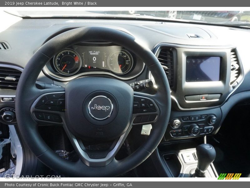 Bright White / Black 2019 Jeep Cherokee Latitude