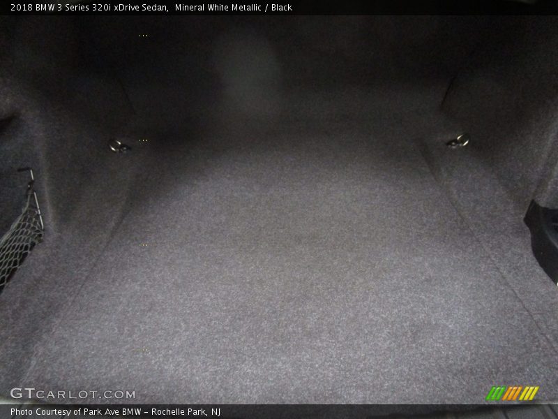 Mineral White Metallic / Black 2018 BMW 3 Series 320i xDrive Sedan