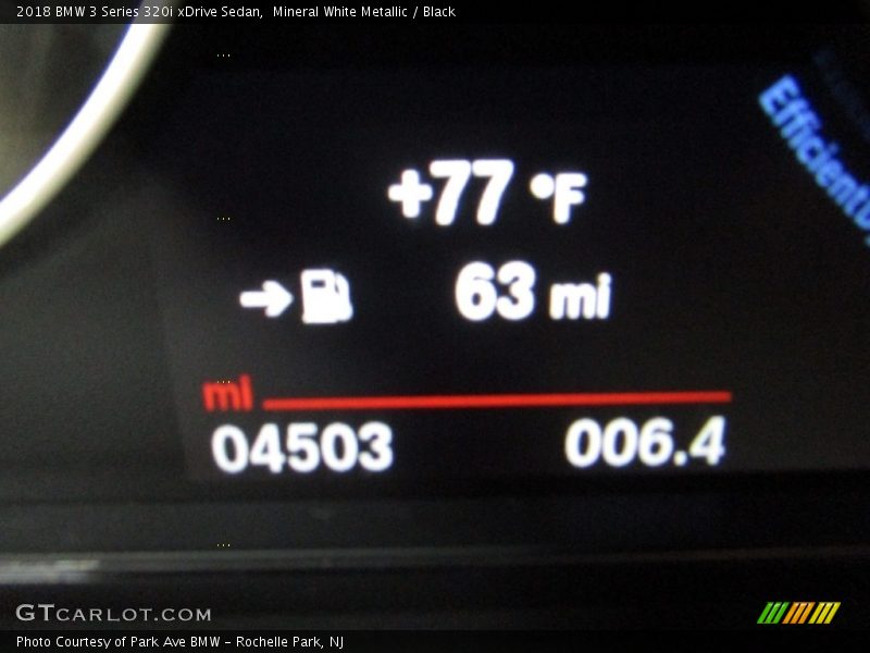 Mineral White Metallic / Black 2018 BMW 3 Series 320i xDrive Sedan