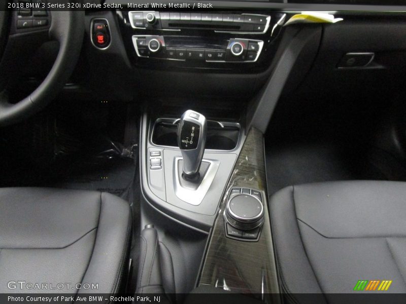 Mineral White Metallic / Black 2018 BMW 3 Series 320i xDrive Sedan