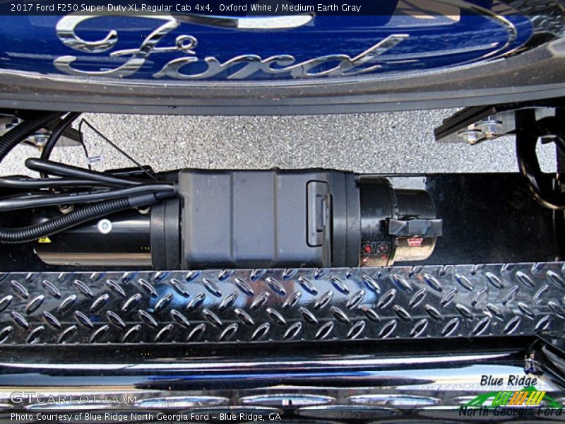 Oxford White / Medium Earth Gray 2017 Ford F250 Super Duty XL Regular Cab 4x4