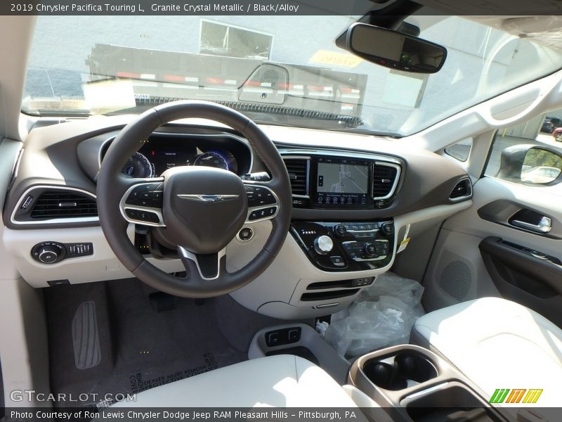 Granite Crystal Metallic / Black/Alloy 2019 Chrysler Pacifica Touring L