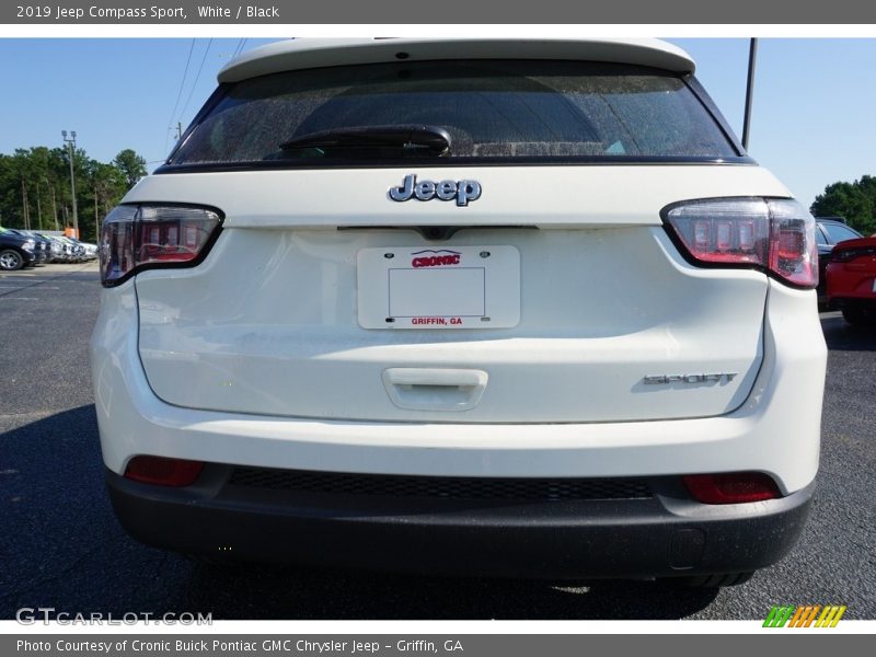 White / Black 2019 Jeep Compass Sport