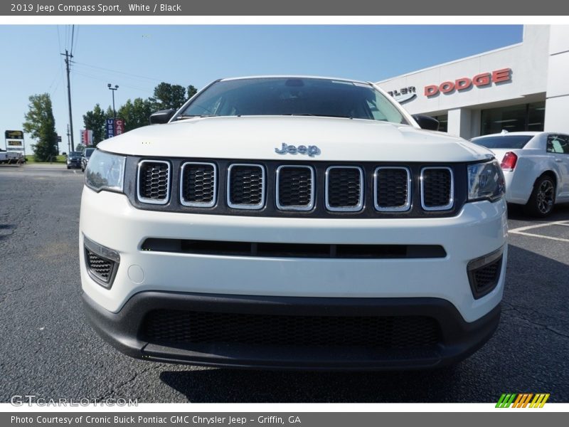 White / Black 2019 Jeep Compass Sport