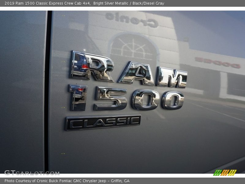 Bright Silver Metallic / Black/Diesel Gray 2019 Ram 1500 Classic Express Crew Cab 4x4