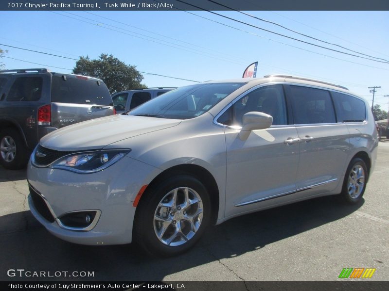 Tusk White / Black/Alloy 2017 Chrysler Pacifica Touring L
