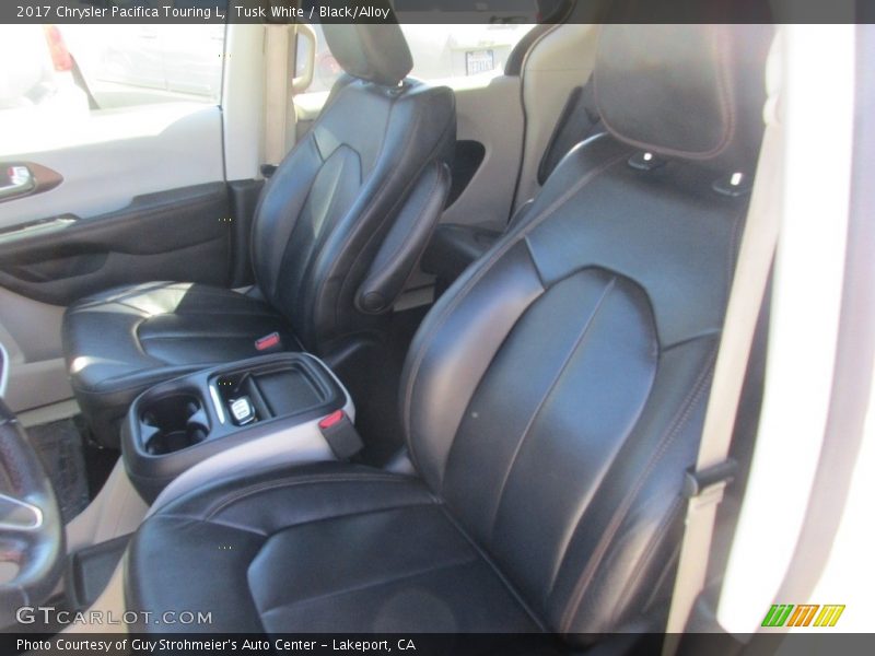 Tusk White / Black/Alloy 2017 Chrysler Pacifica Touring L
