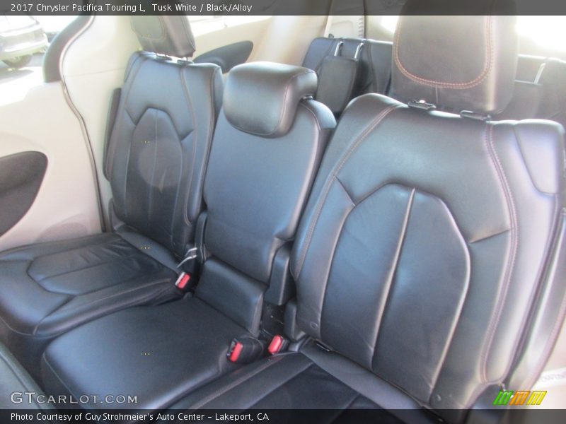 Tusk White / Black/Alloy 2017 Chrysler Pacifica Touring L