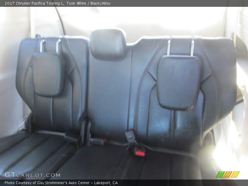 Tusk White / Black/Alloy 2017 Chrysler Pacifica Touring L