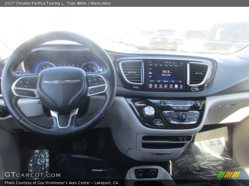 Tusk White / Black/Alloy 2017 Chrysler Pacifica Touring L