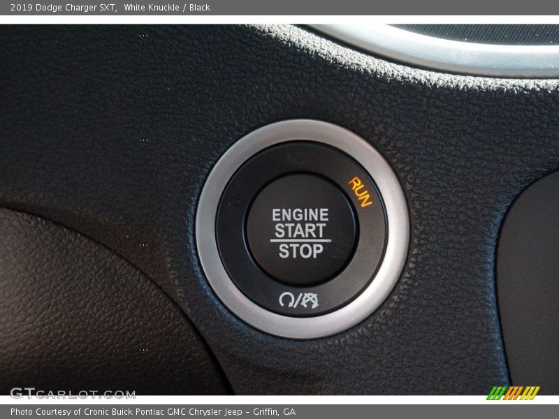 Controls of 2019 Charger SXT