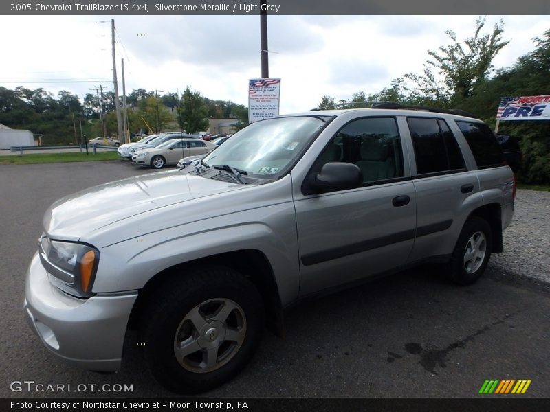 Silverstone Metallic / Light Gray 2005 Chevrolet TrailBlazer LS 4x4