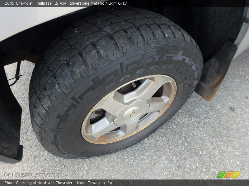 Silverstone Metallic / Light Gray 2005 Chevrolet TrailBlazer LS 4x4