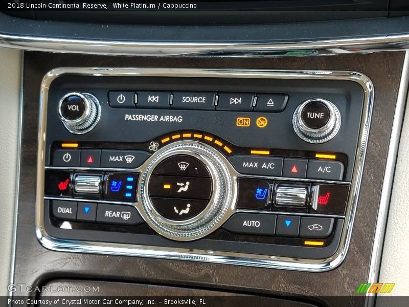 White Platinum / Cappuccino 2018 Lincoln Continental Reserve