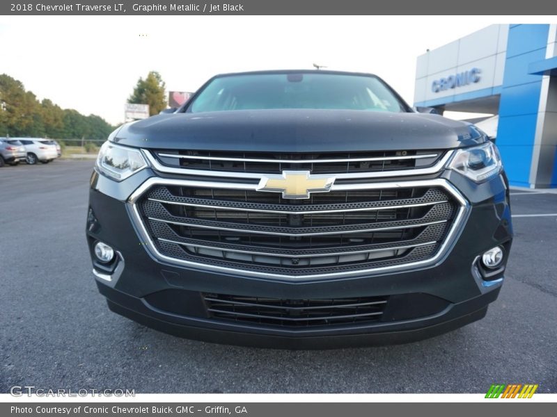 Graphite Metallic / Jet Black 2018 Chevrolet Traverse LT
