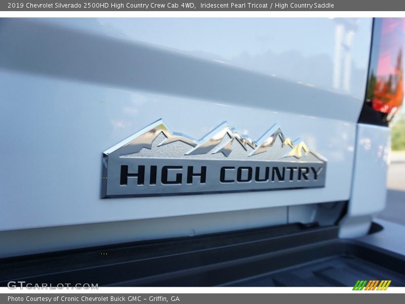 Iridescent Pearl Tricoat / High Country Saddle 2019 Chevrolet Silverado 2500HD High Country Crew Cab 4WD