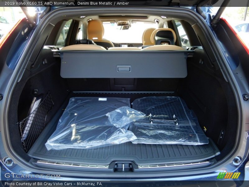 Denim Blue Metallic / Amber 2019 Volvo XC60 T5 AWD Momentum
