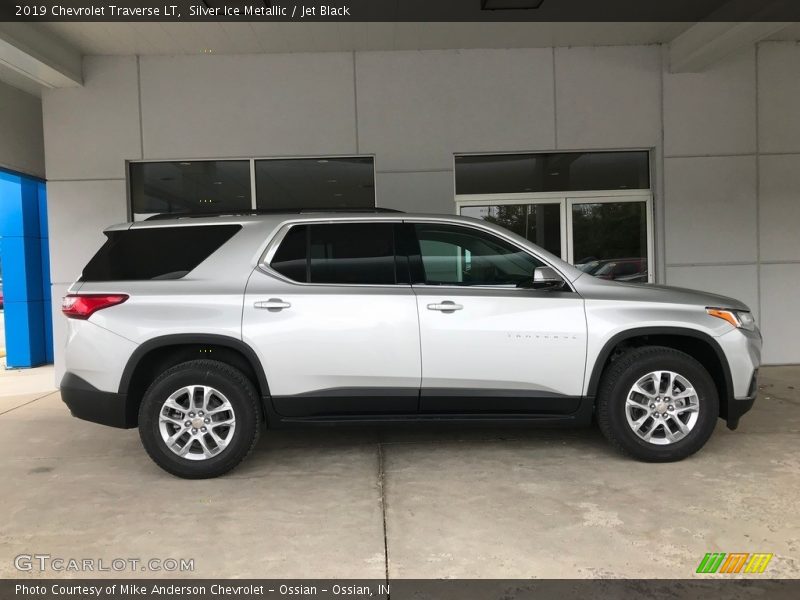 Silver Ice Metallic / Jet Black 2019 Chevrolet Traverse LT