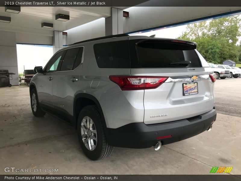 Silver Ice Metallic / Jet Black 2019 Chevrolet Traverse LT