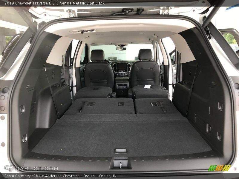 Silver Ice Metallic / Jet Black 2019 Chevrolet Traverse LT