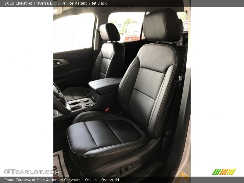 Silver Ice Metallic / Jet Black 2019 Chevrolet Traverse LT