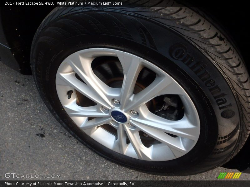 White Platinum / Medium Light Stone 2017 Ford Escape SE 4WD
