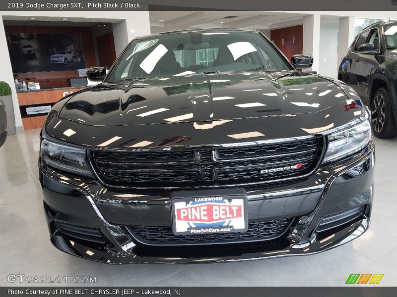 Pitch Black / Black 2019 Dodge Charger SXT