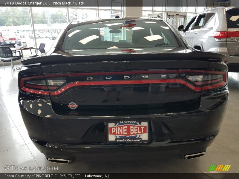 Pitch Black / Black 2019 Dodge Charger SXT